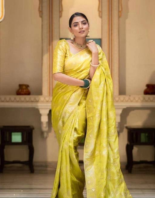Amiable Yellow Soft Silk Saree With Allure Blouse Piece