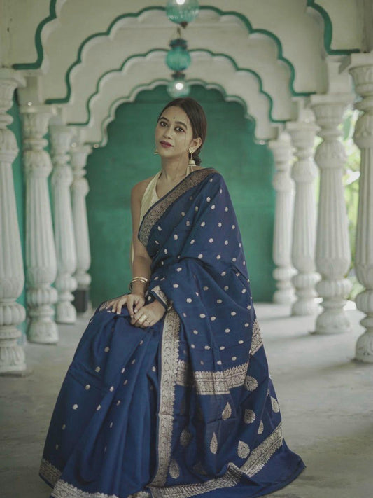 Effulgent Blue Linen Silk Saree With Ravishing Blouse Piece