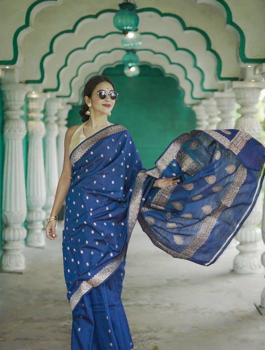 Effulgent Blue Linen Silk Saree With Ravishing Blouse Piece