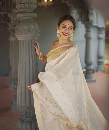 Effulgent Off White Linen Silk Saree With Ravishing Blouse Piece