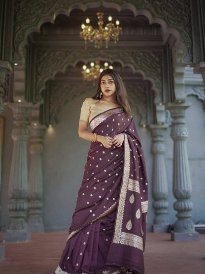 Effulgent Purple Linen Silk Saree With Ravishing Blouse Piece