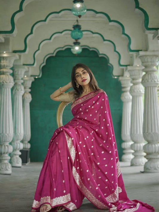 Effulgent Wine  Linen Silk Saree With Ravishing Blouse Piece