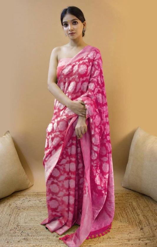 Snappy Pink Soft Silk Saree With Tempting Blouse Piece