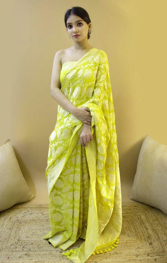 Beautiful Yellow Soft Silk Saree With Tempting Blouse Piece