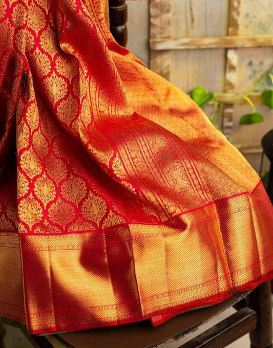 Desultory Red Soft Banarasi Silk Saree With Staggering Blouse Piece