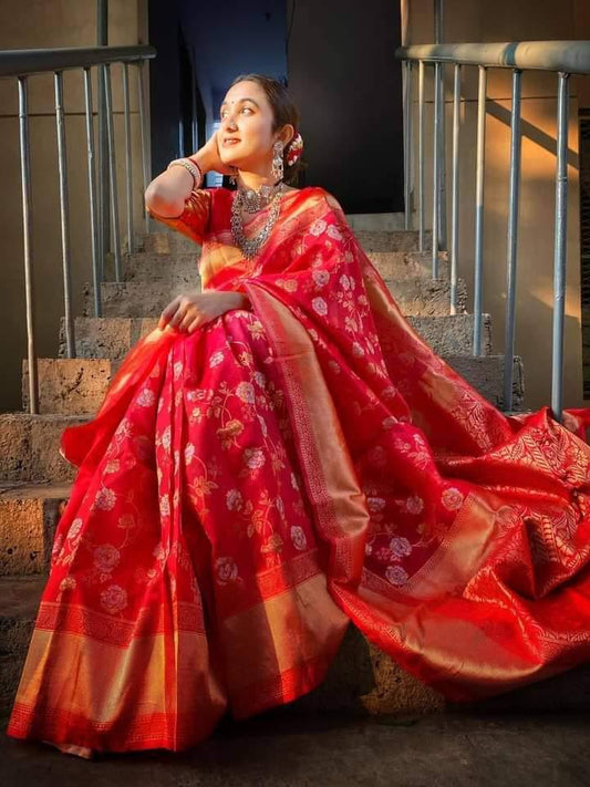 Improbable Red Soft Banarasi Silk Saree With Surpassing Blouse Piece