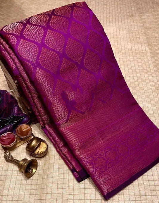 Luxuriant Purple Soft Silk Saree With Supernal Blouse Piece
