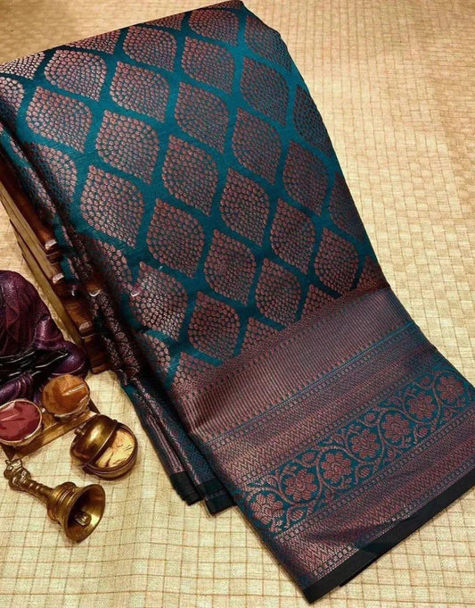 Woebegone Rama Soft Silk Saree With Splendorous Blouse Piece