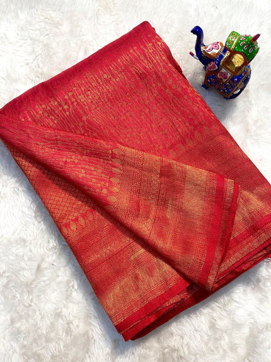 Divine Red Soft Silk Saree With Flattering Blouse Piece