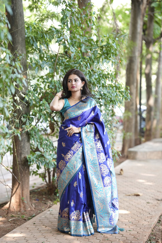 Outstanding Royal Blue Soft Silk Saree With Lassitude Blouse Piece