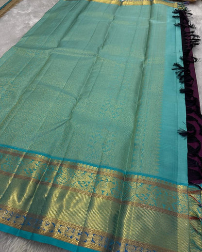 Gorgeous Purple Soft Silk Saree With Beautiful Blouse Piece